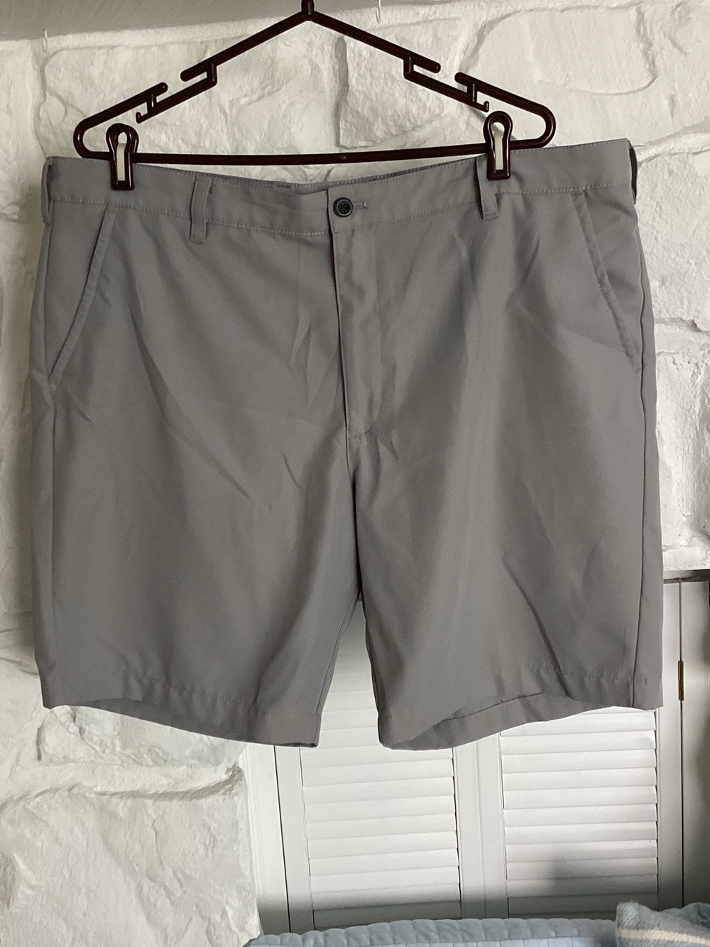 Izod Men's Flat Front Gray Performance Shorts